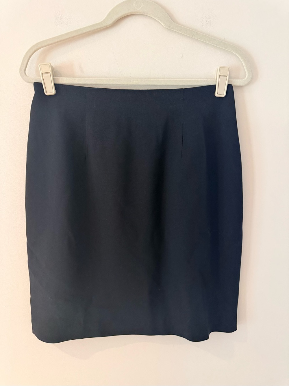 Classic Black Pencil Skirt - Women's Workwear. Size 10. Jacqueline Andrews. Wool